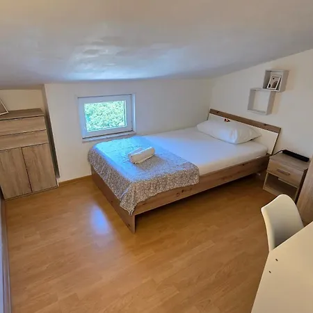Small Northside Apartman Split